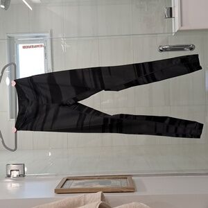 Zella Black Patterned Leggings with Subtle Stripey Pattern